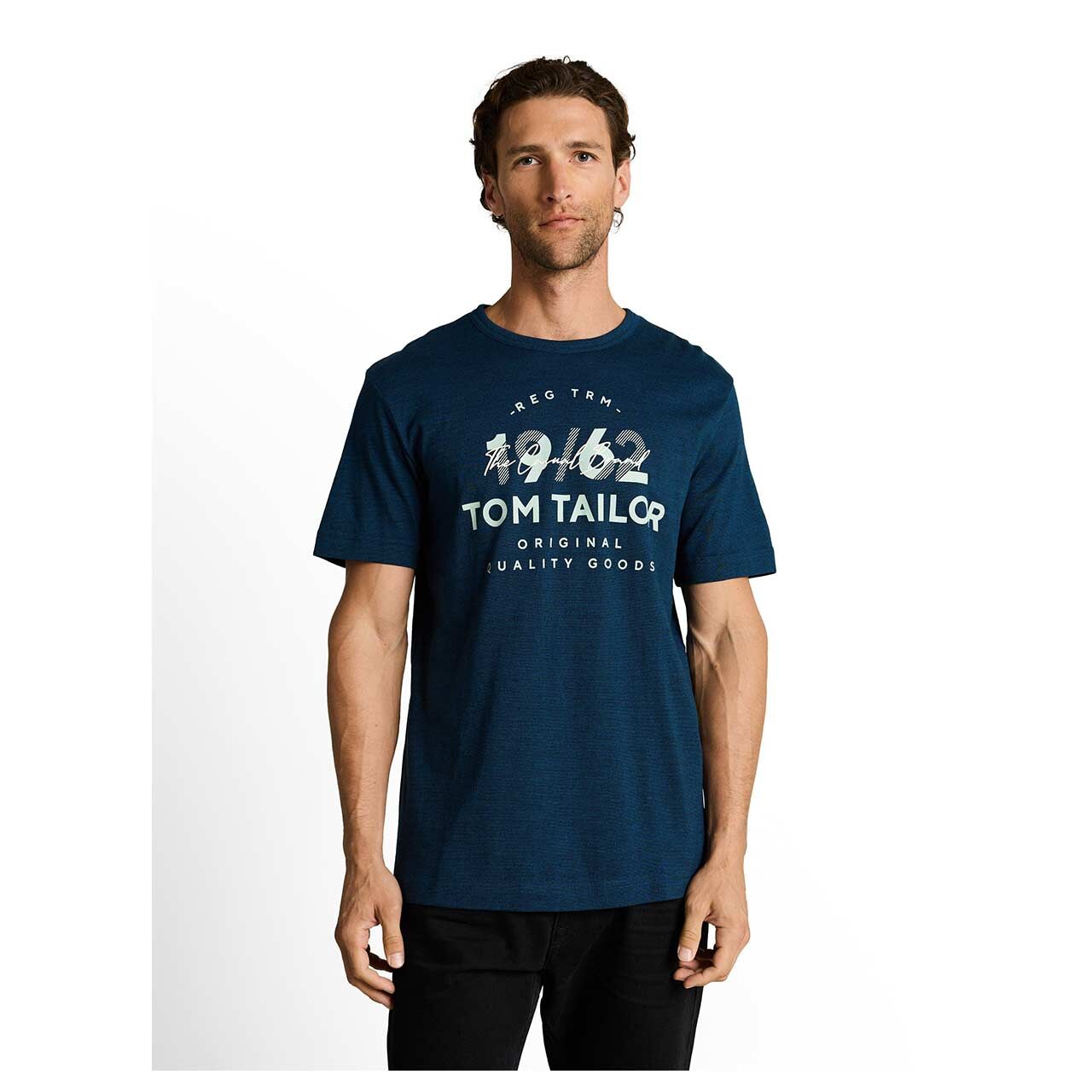 Herren T-Shirt Fine Stripe von Tom Tailor in Dunkelblau meliert mit Print, Vorderansicht mit Model