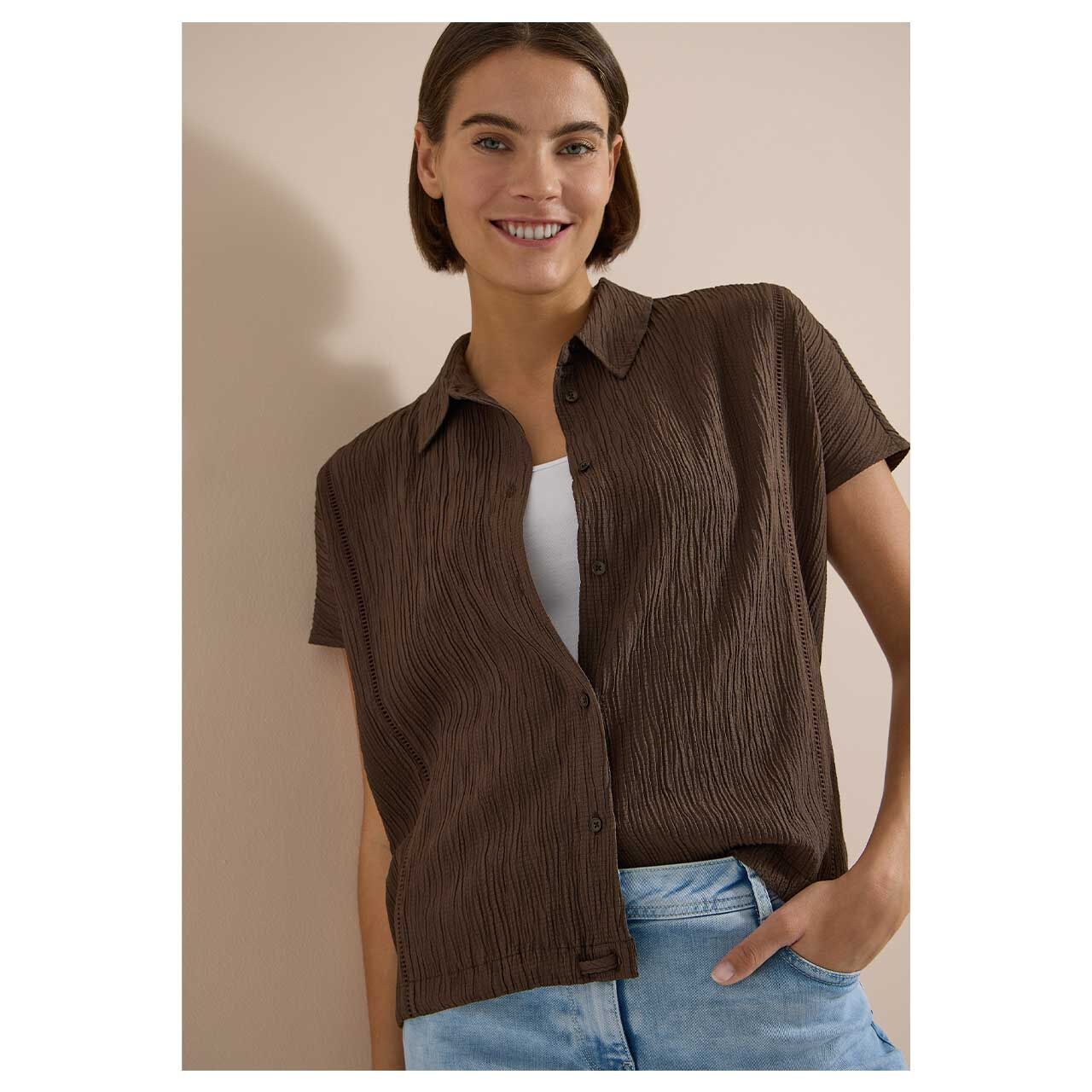 Damen Kurzarm Bluse Solid Structure von Cecil in Braun, detaillierte Ansicht am Oberkörper