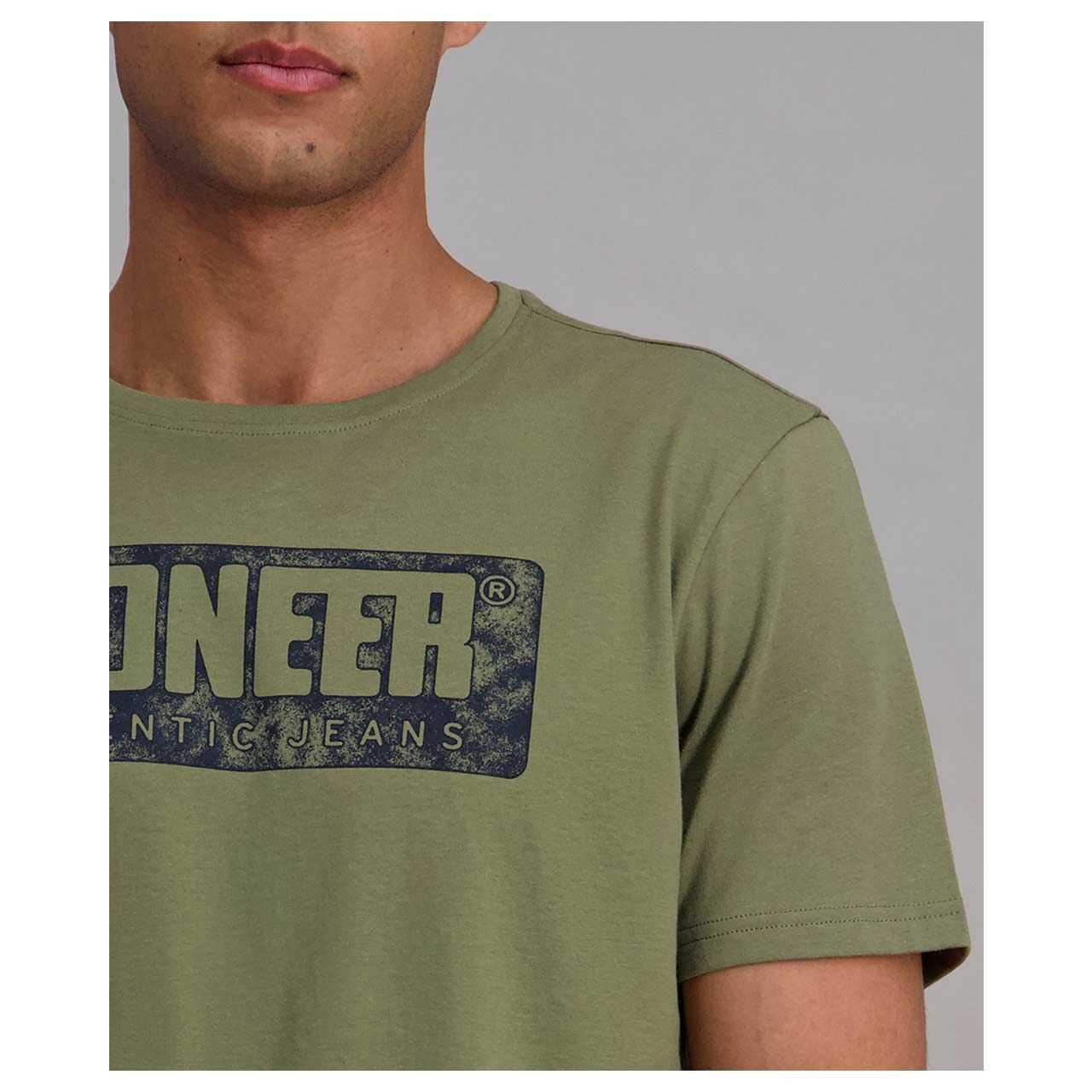 Pioneer Herren T-Shirt in Grün mit Print, Detailansicht Print