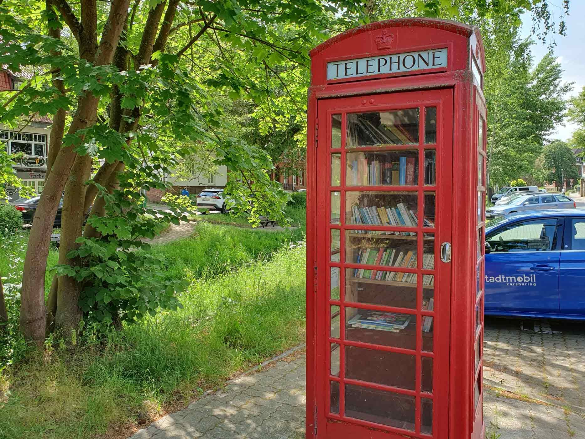 Ein Bücherschrank in der Hildesheimer Neustadt.