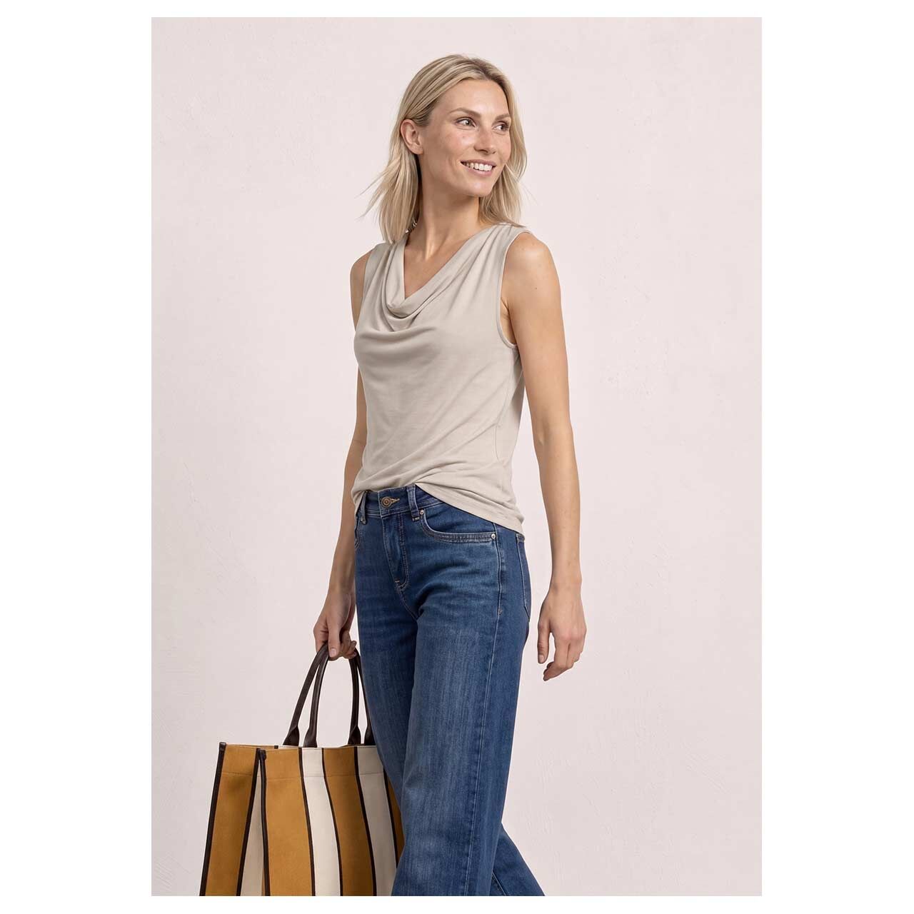Damen Top Silk Look Waterfall von Street One in Beige meliert, Vorderansicht am Model