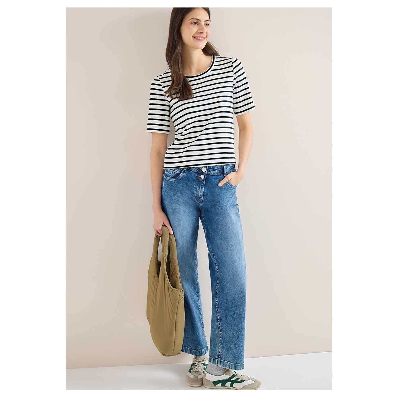 Damen T-Shirt Basic Stripe von Cecil in Dunkelblau gestreift, Ganzkörperansicht am Model