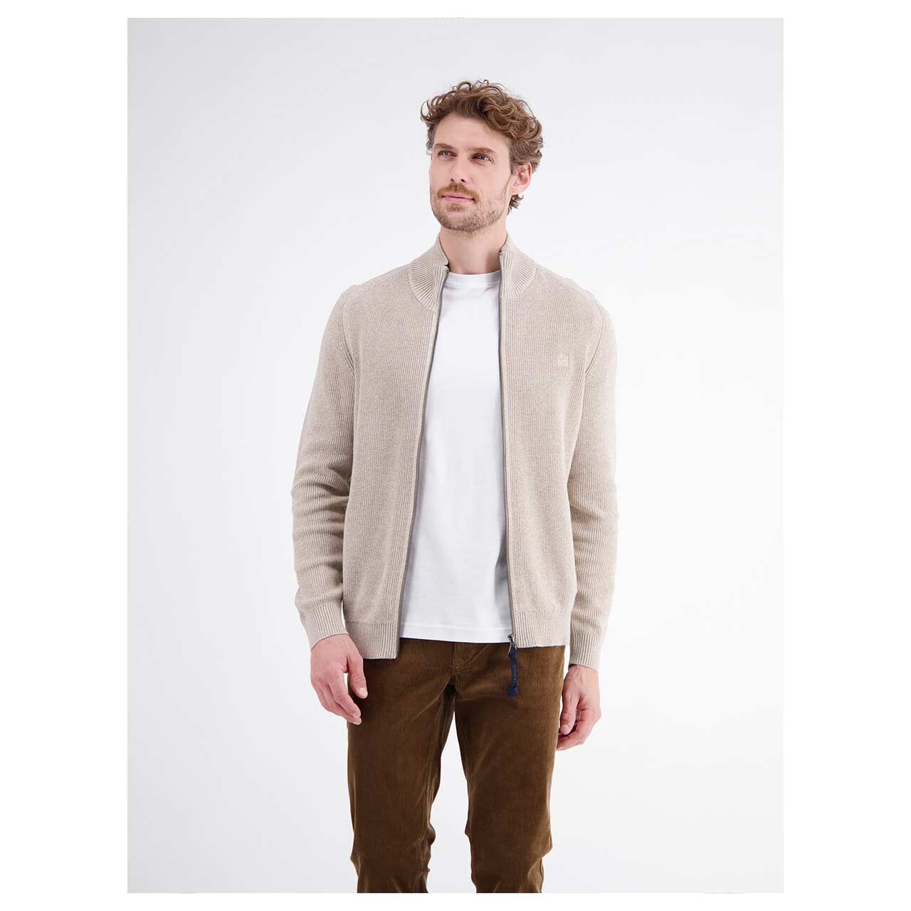 Herren Strickjacke von Lerros in Beige meliert, Vorderansicht am Model