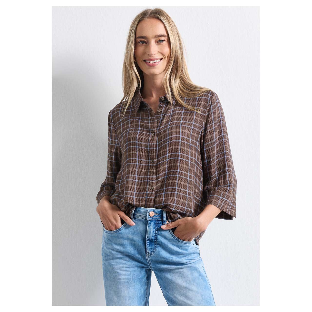 Damen 3/4 Arm Bluse check Shirtcollar von Street One in Dunkelbraun kariert, Vorderansicht am Model