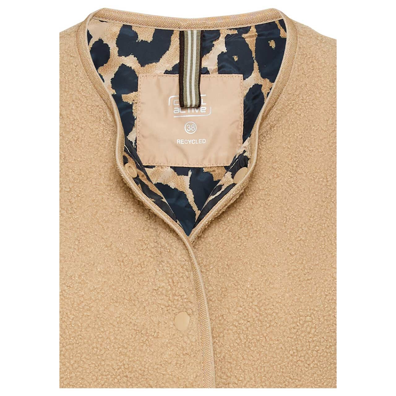 Damen Teddyweste von Camel active in Hellbraun, detaillierte Vorderansicht