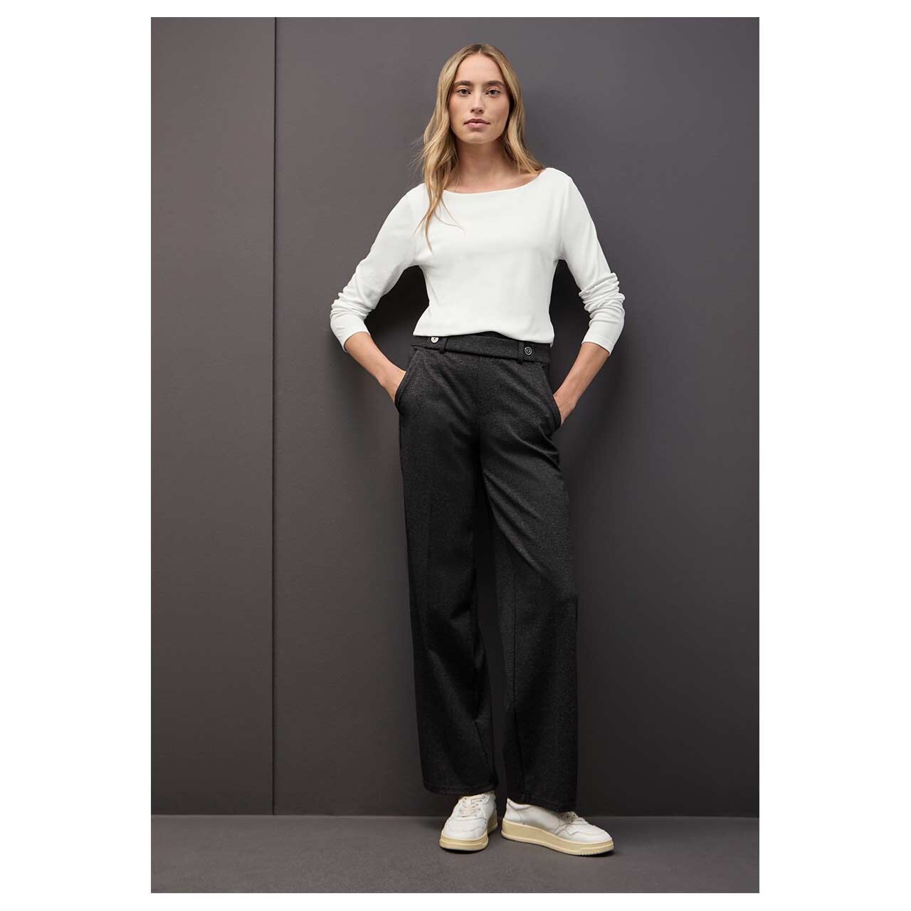 Damen Langarm Shirt Lanea von Street One in Weiß, Ganzkörperansicht am Model