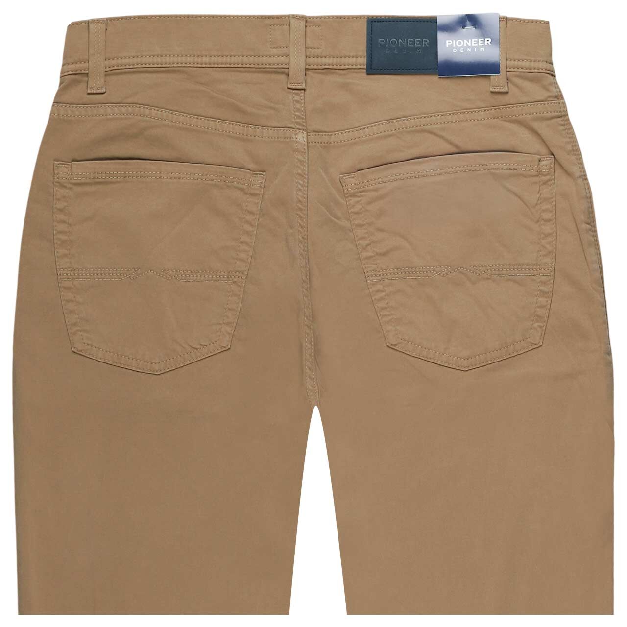 Stretch Herren Baumwollhose Rando in Braun von Pioneer, detaillierte Rückansicht