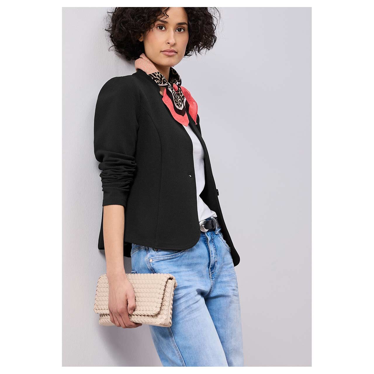 Damen Blazer Structured Jersey von Street One in Schwarz, Vorderansicht am Model