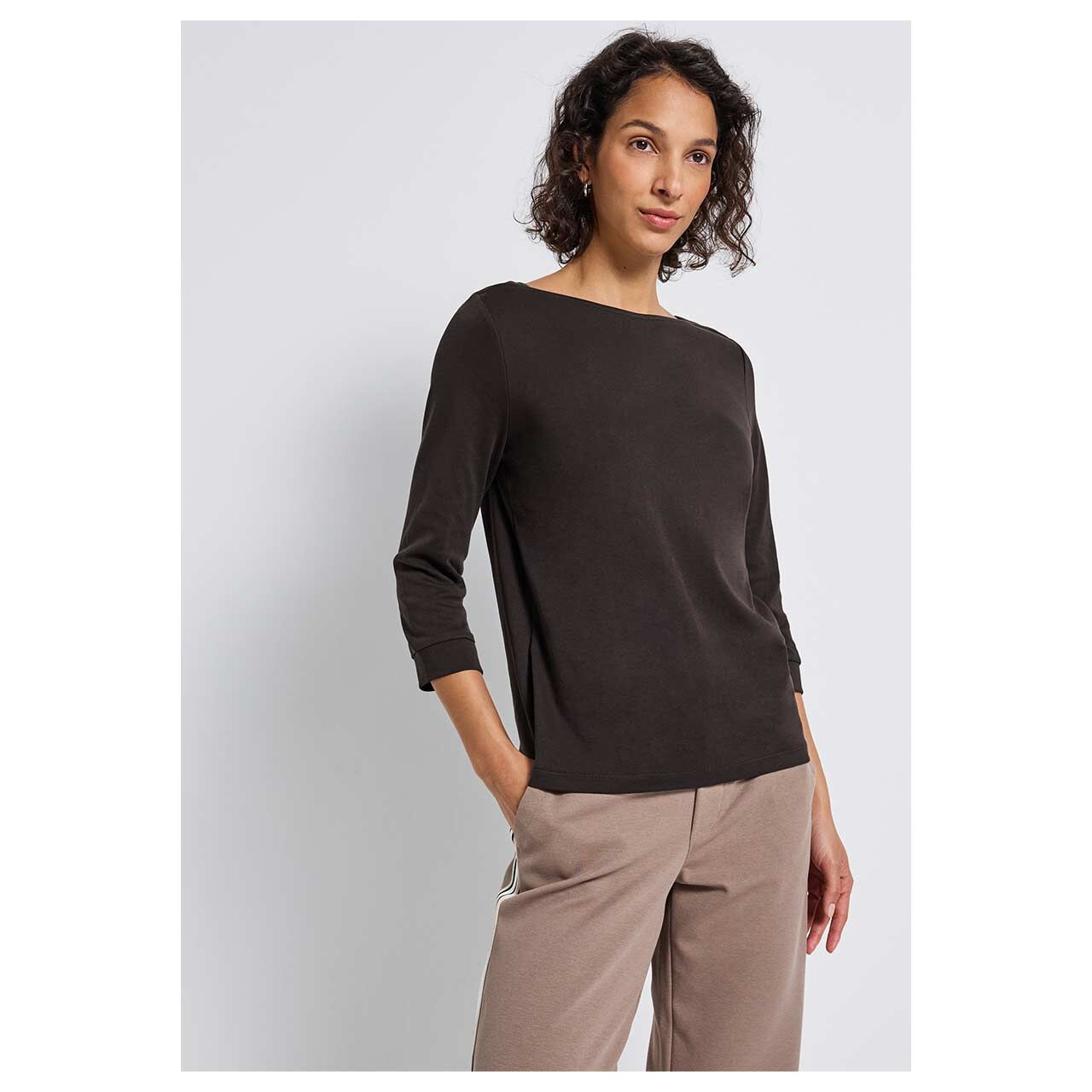 Damen 3/4 Arm Shirt Basic U-Boat von Street One in Dunkelbraun, Vorderansicht am Model