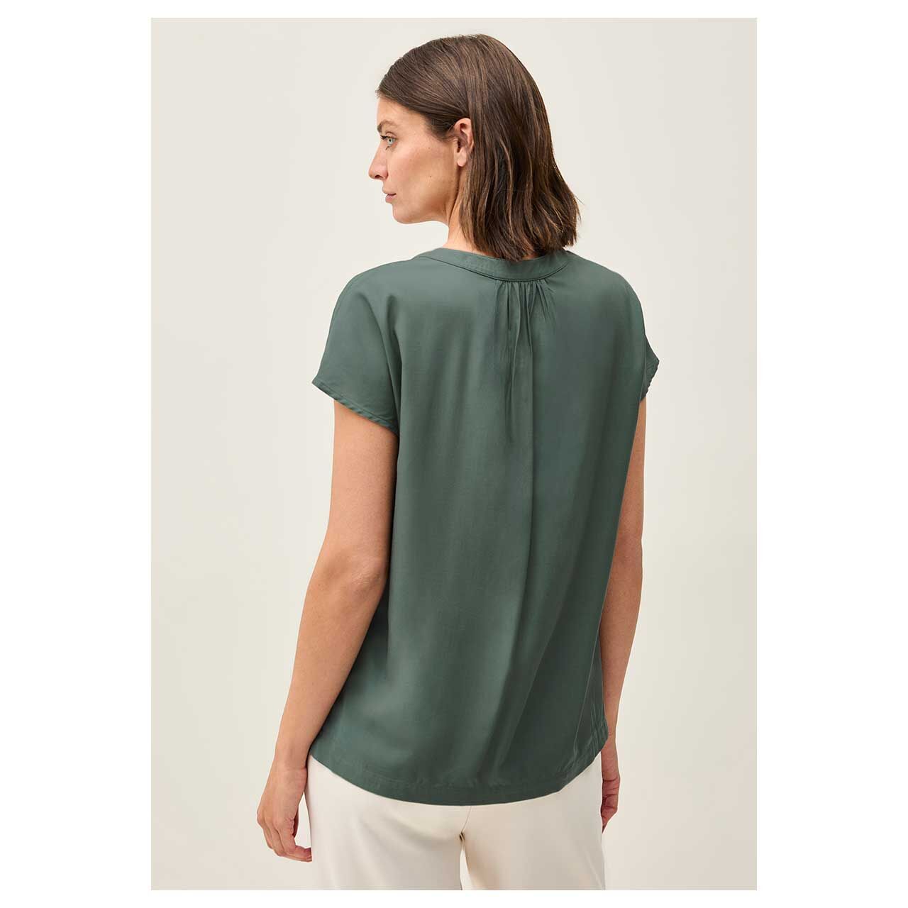 Damen Bluse Solid Splitneck von Cecil in Dunkelgrün, Rückenansicht am Modell