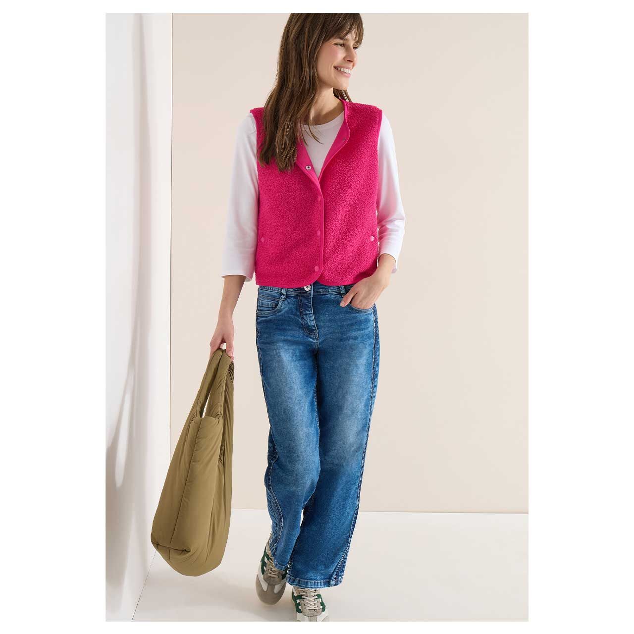 Damen Weste Curly Fake Wool Vest von Cecil in Pink, Ganzkörperansicht am Model