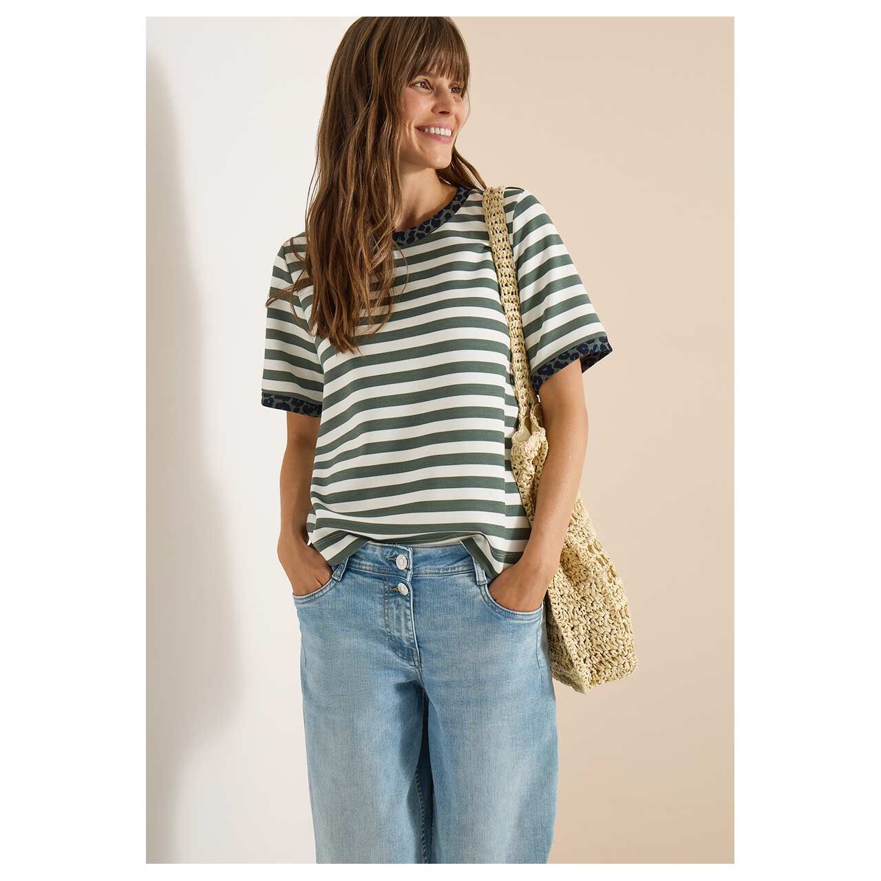 Damen T-Shirt Striped Soft Modal von Cecil in Olivgrün gestreift, Vorderansicht gestylt am Model
