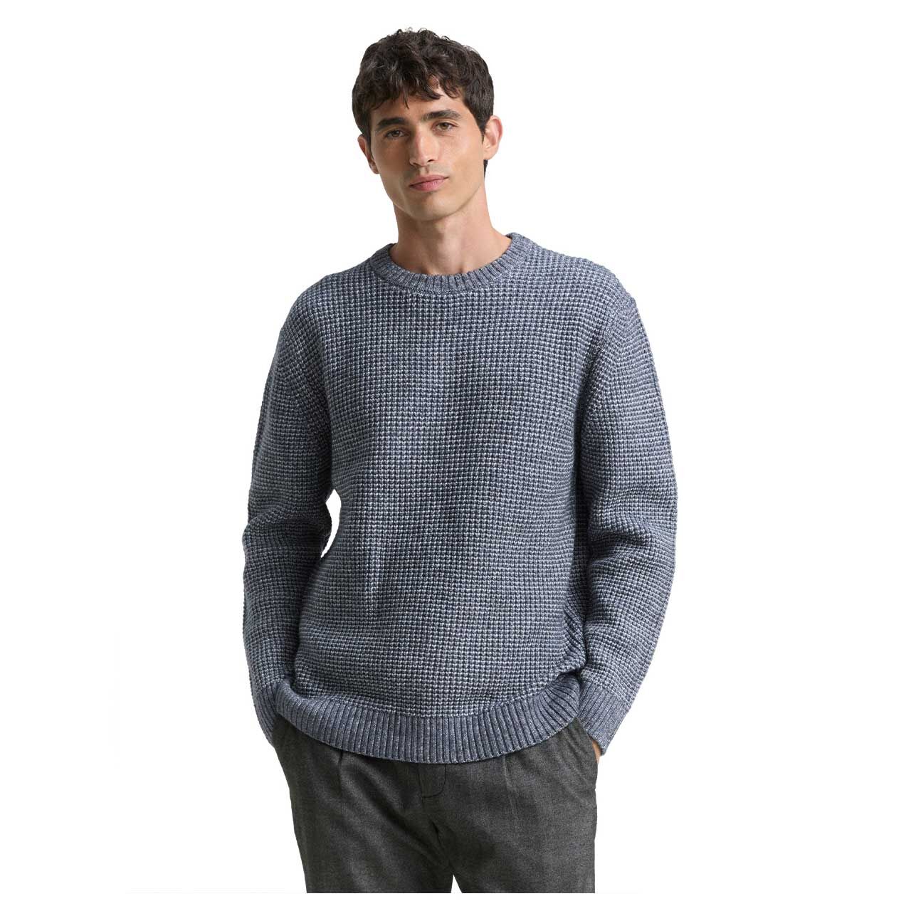 Herren Pullover Cosy Crew Neck in Dunkelblau meliert, Vorderansicht am Model