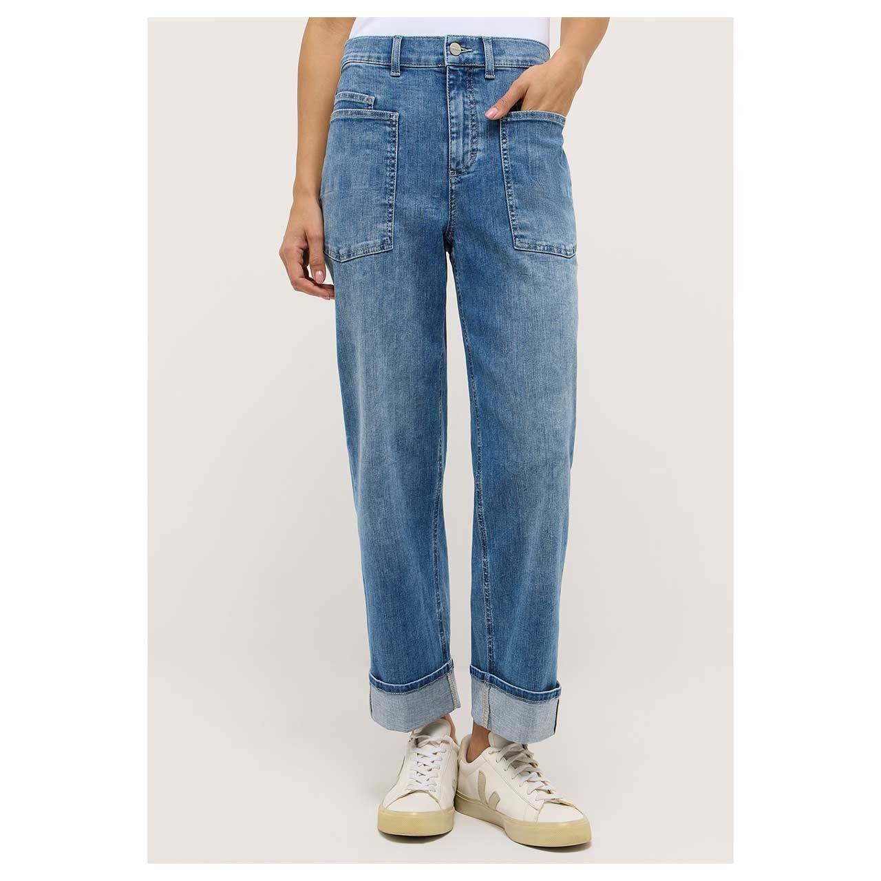 Damen 7/8 Jeans Liberta TU von Angels in Blau verwaschen, Vorderansicht am Model