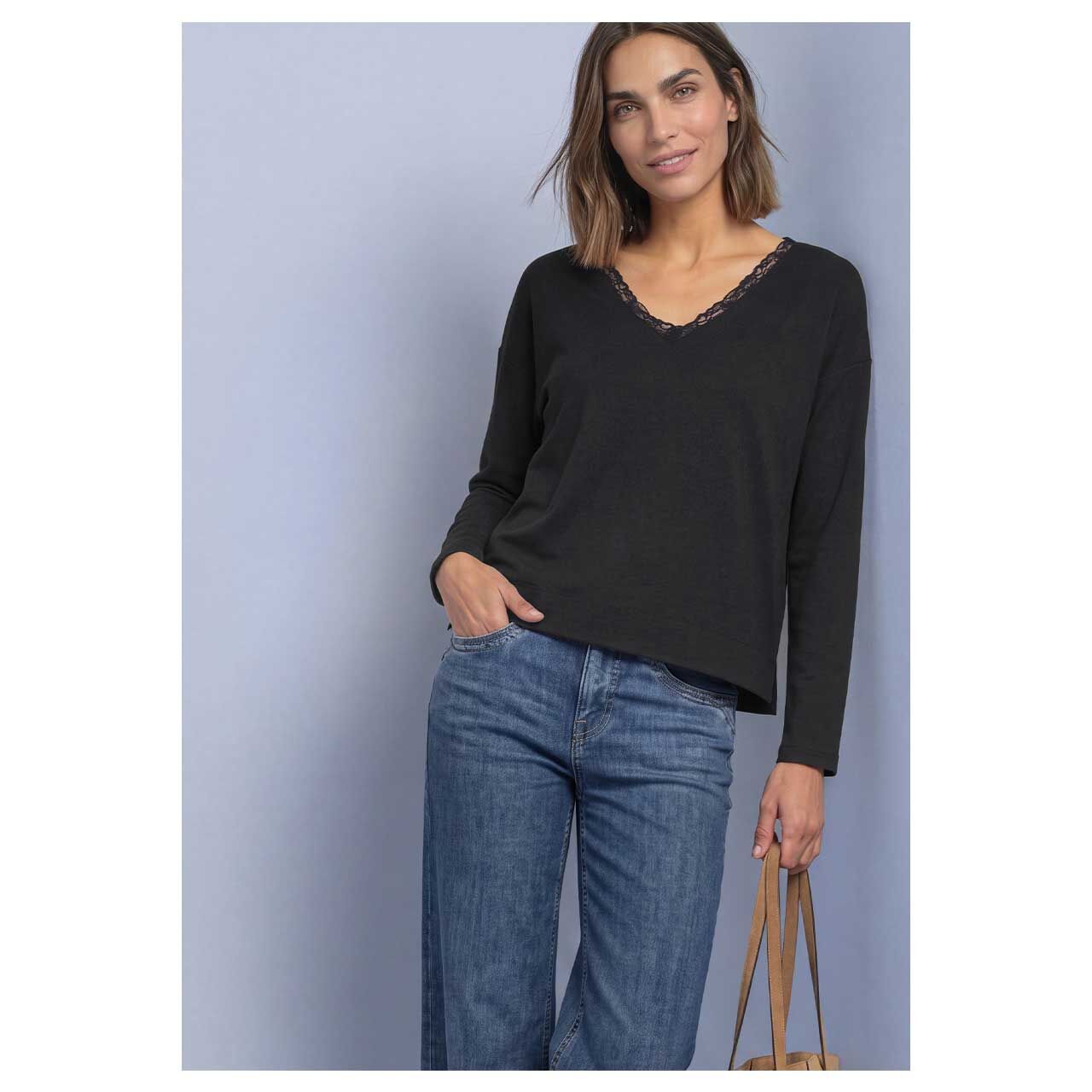 Damen Langarm Shirt Soft Lace Collar von Street One in Schwarz, Vorderansicht am Model