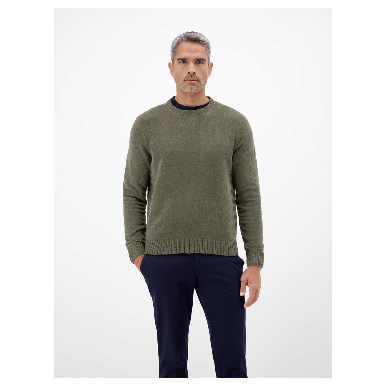 Herren Pullover Chenille Knit von Lerros in der Farbe Dunkelgrün, Vorderansicht am Model