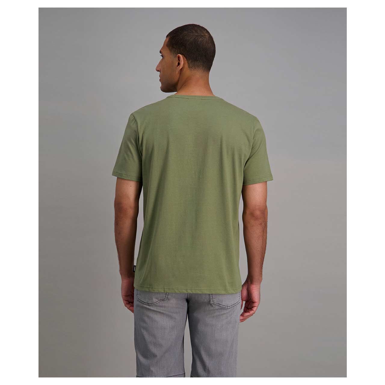 Pioneer Herren T-Shirt in Grün mit Print, Rückansicht am Model