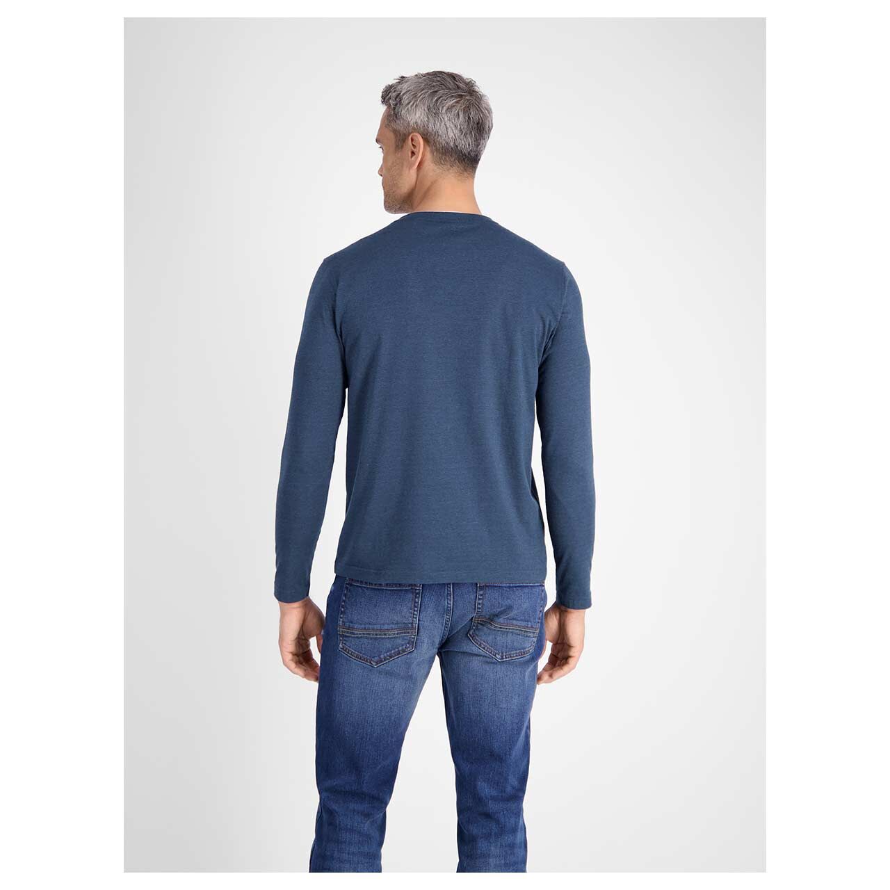 Herren Langarm Shirt Henley von Lerros in Dunkelblau meliert, Rückansicht am Model
