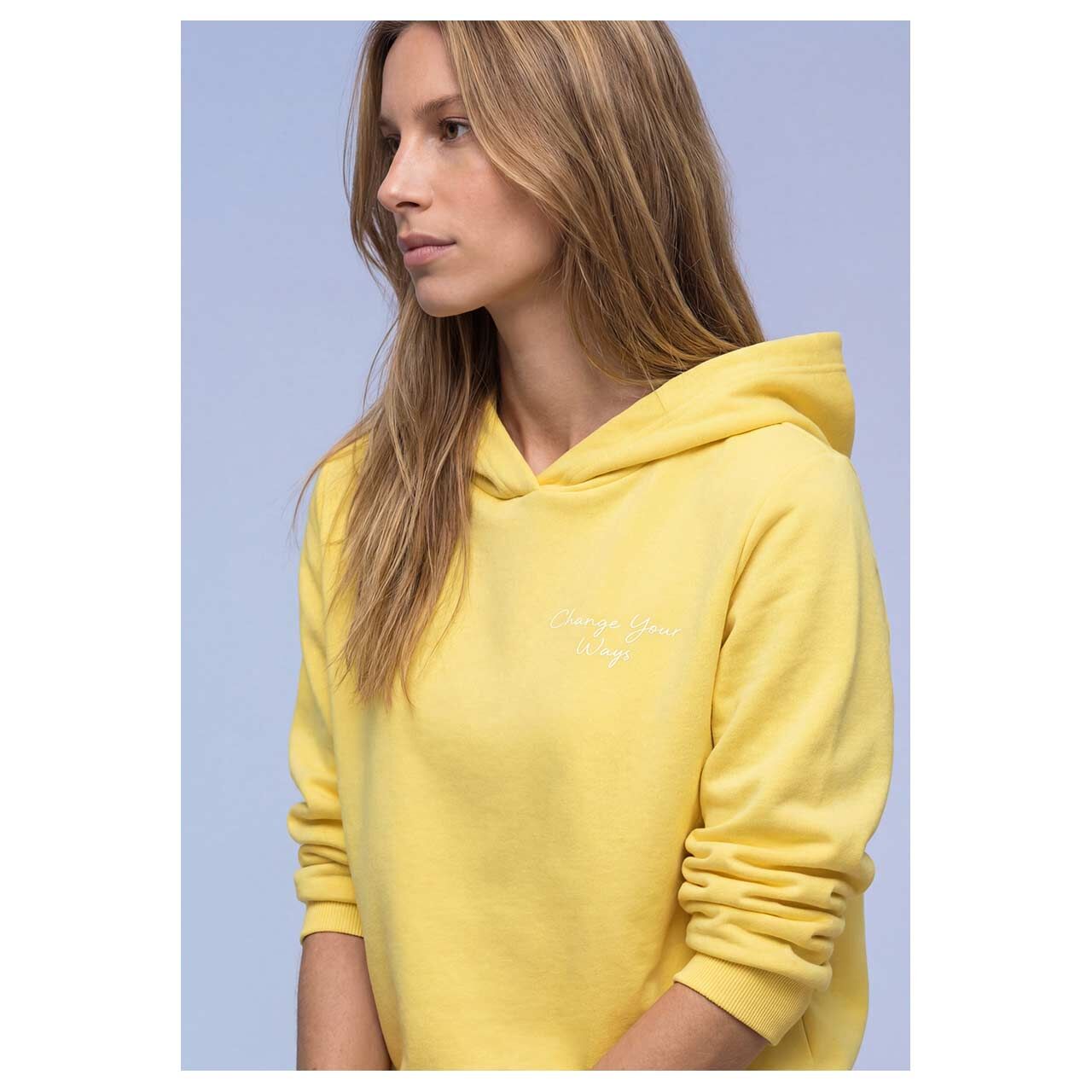 Damen Hoodie Sweatshirt Backprint von Street One in Gelb mit Print, detaillierte Vorderansicht am Model