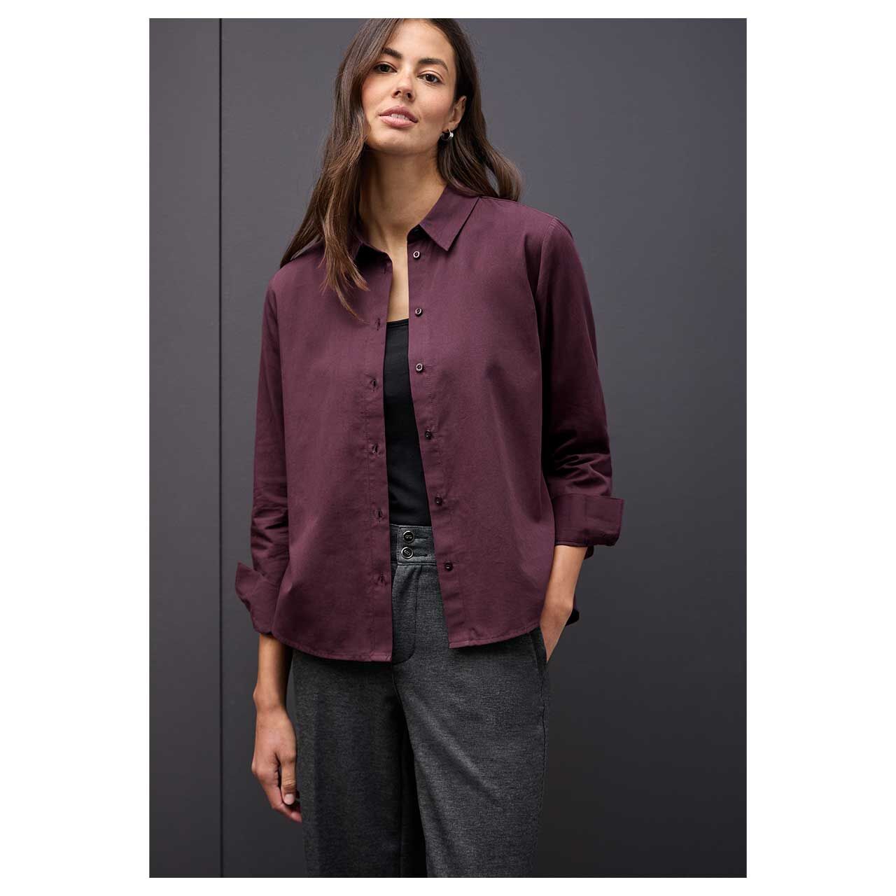 Damen Langarm Bluse Buttoned Shirtcollar von Street One in Lila, Rückansicht am Model