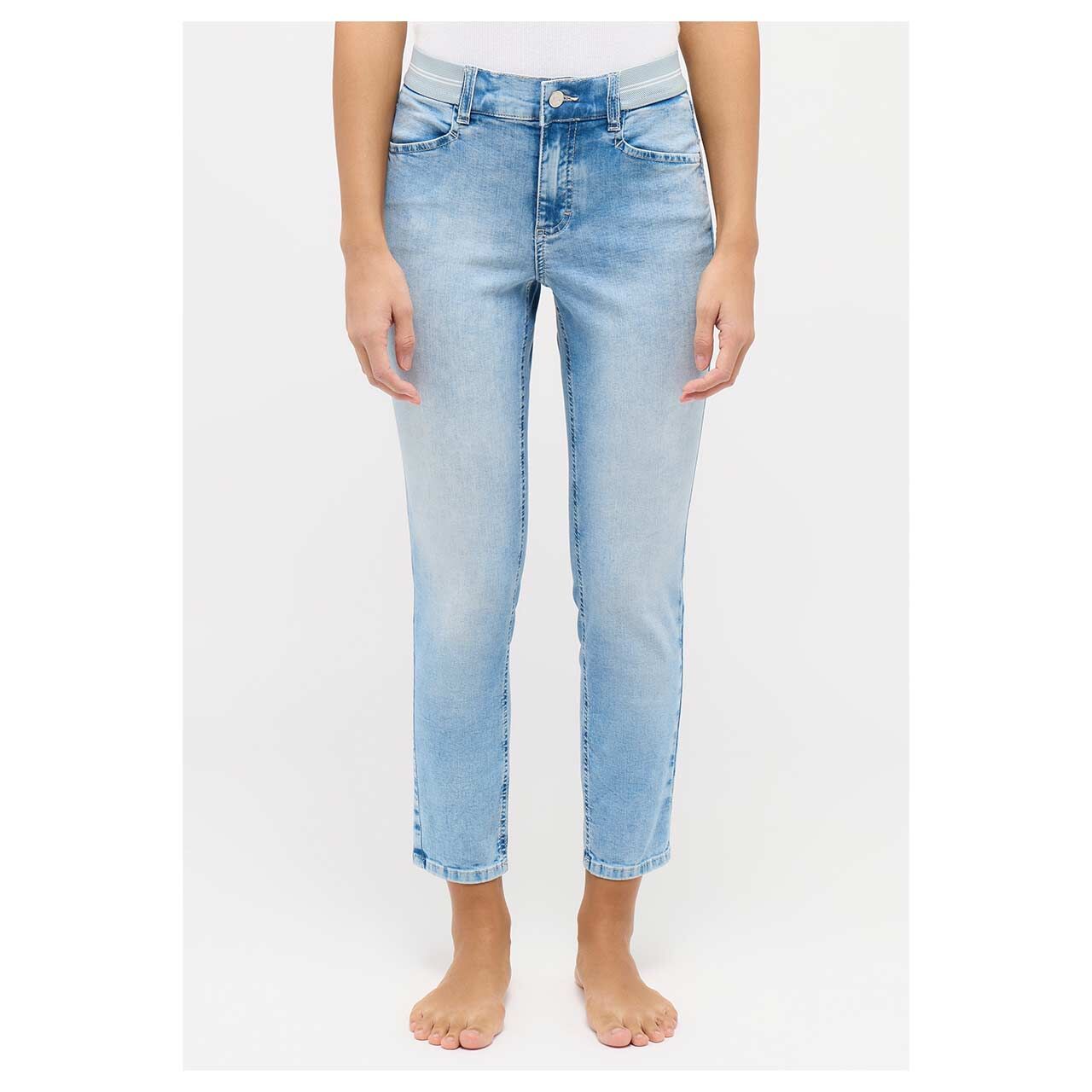 Damen 7/8 Jeans Ornella Sporty von Angels in Hellblau verwaschen, Vorderansicht am Modell