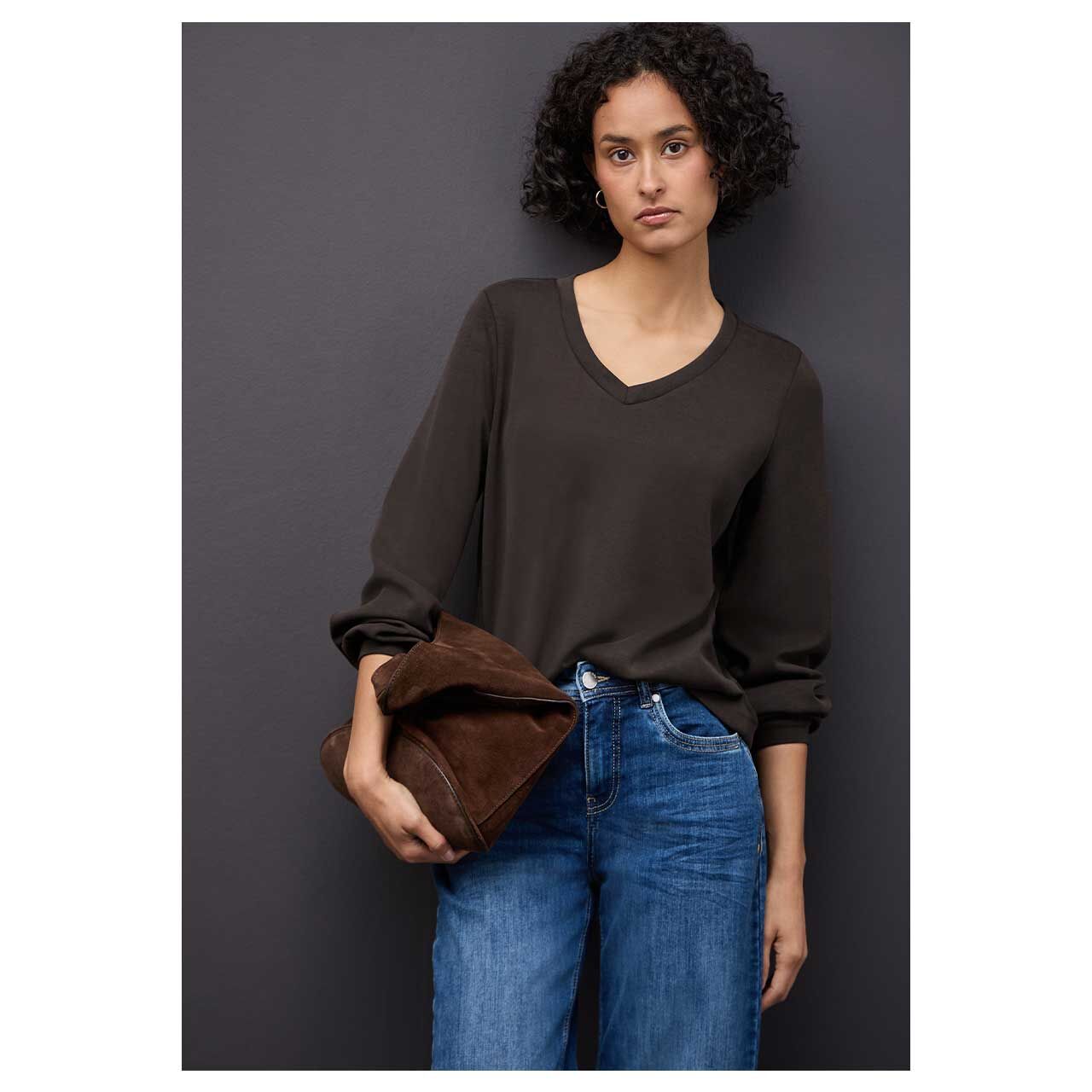Damen Langarm Shirt Silk Look von Street One in Dunkelbraun, Detailansicht