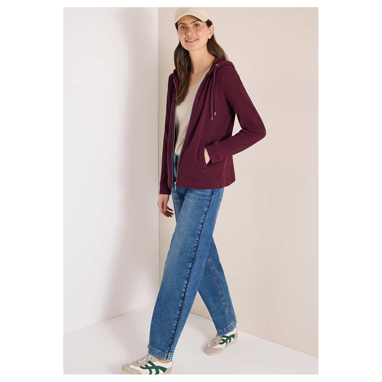 Damen Hoodie Shirtjacke von Cecil in Lila, Ganzkörperansicht Model