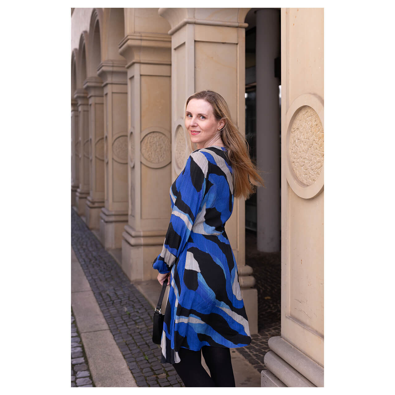 Comma Damen Langarm Kleid blue black printed