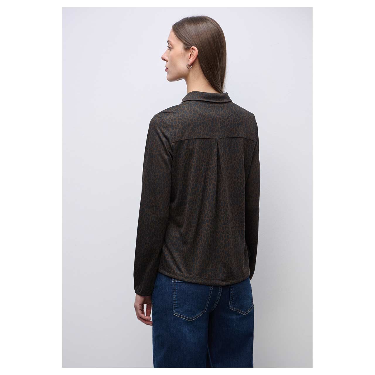 Damen Langarm Bluse Printed Jersey von Street One in Dunkelbraun mit Print, Rückansicht am Model