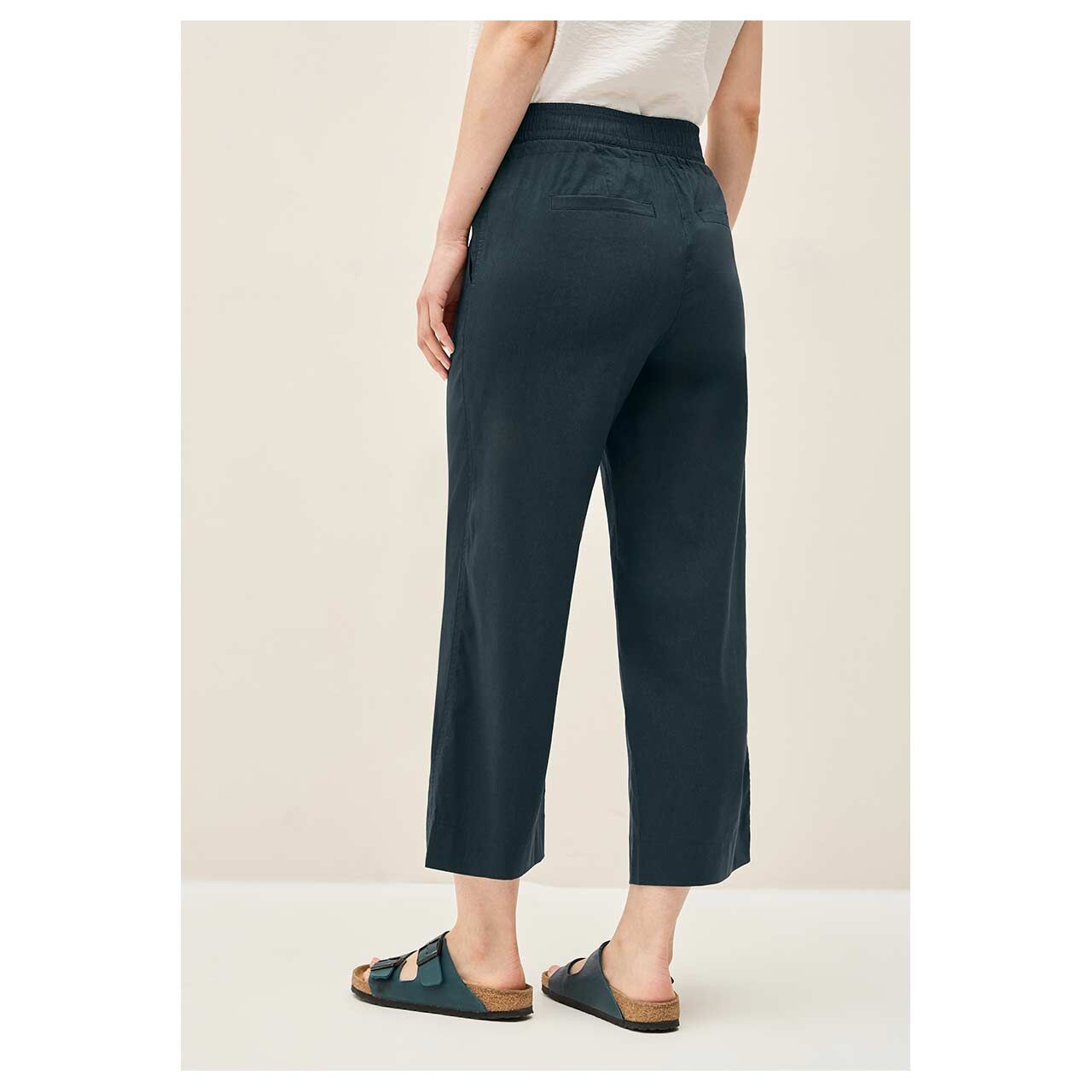 Damen 7/8 Baumwollhose Neele von Cecil in Dunkelblau, Rückansicht am Model