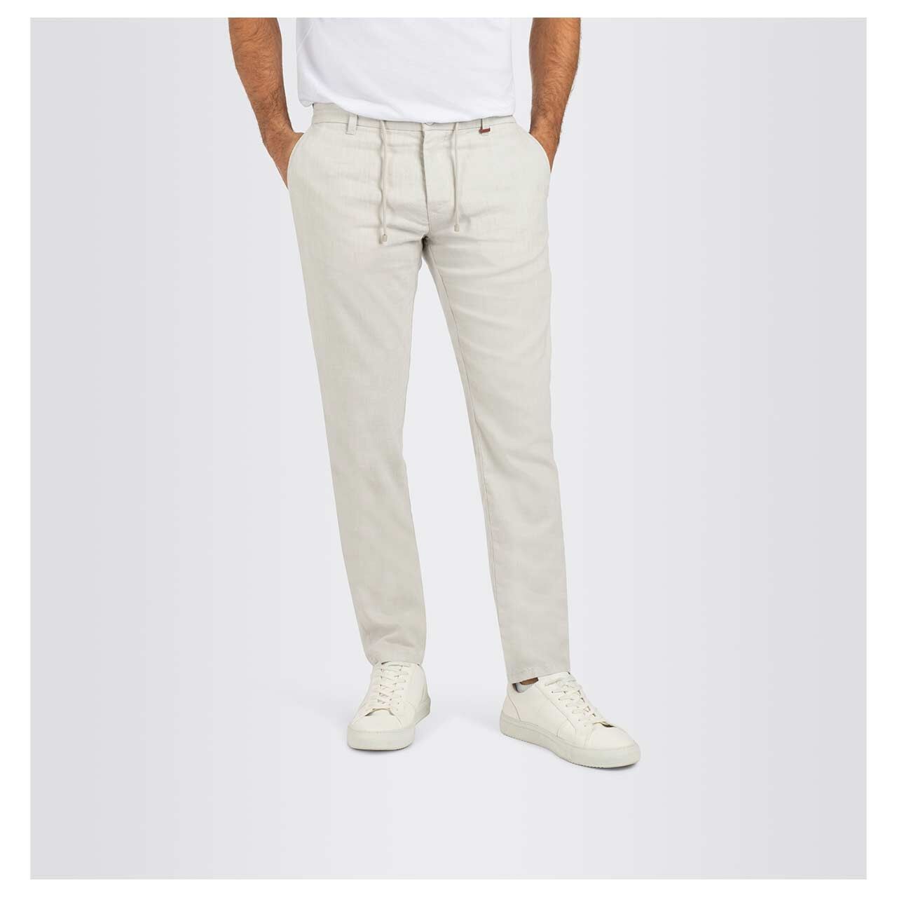 Herren Lennox Chino Leinenhose von MAC in Hellbeige, Vorderansicht am Model