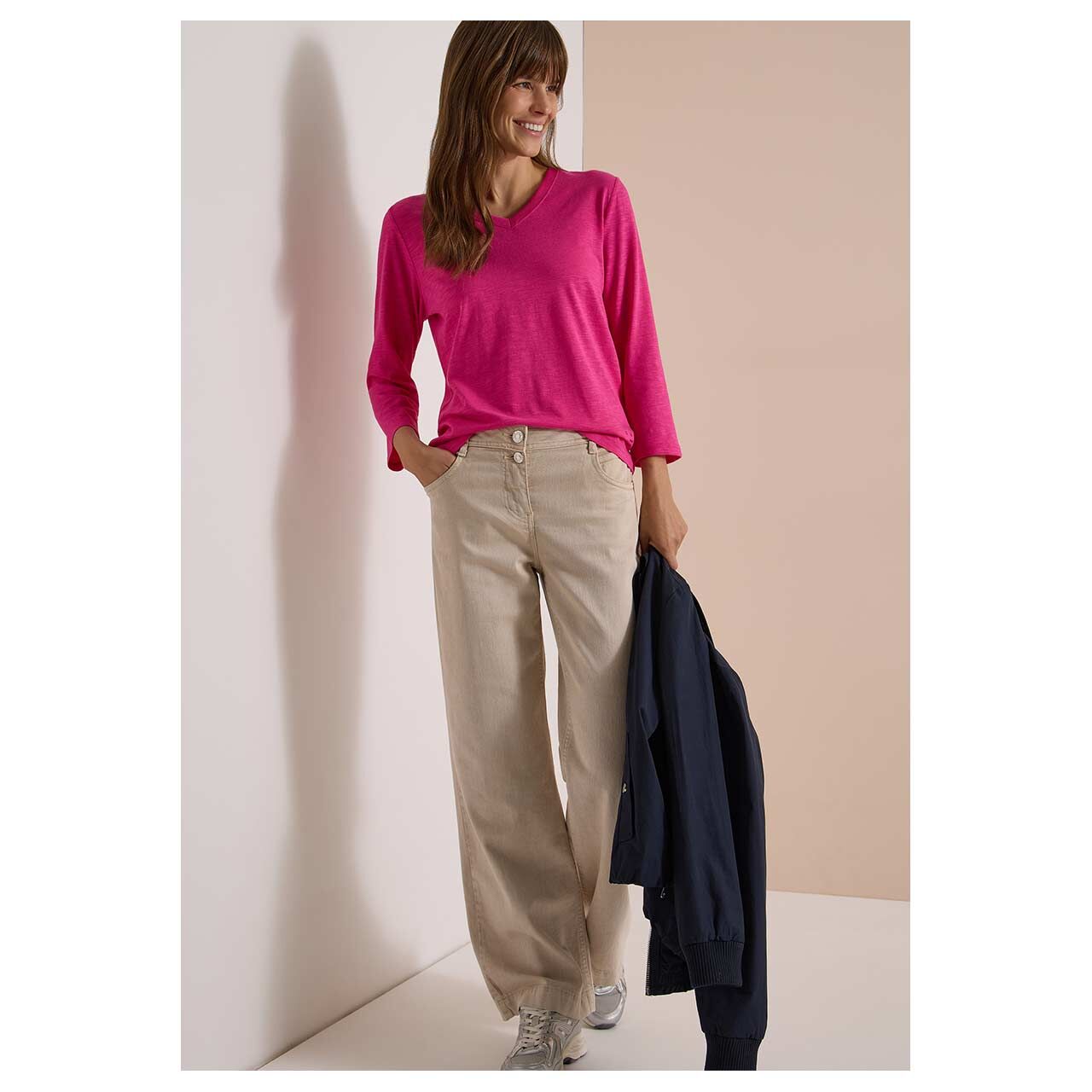 Damen 3/4 Arm Shirt Rib V-Neck von Cecil in Pink , Ganzkörperansicht am Model
