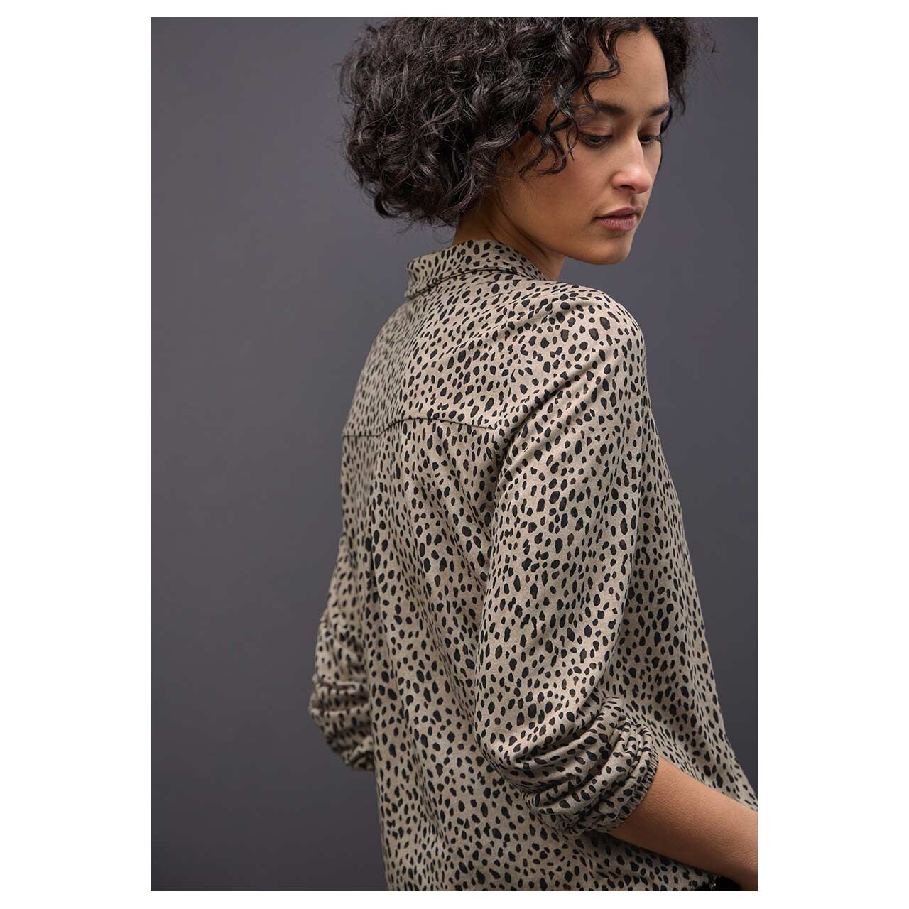 Damen Langarm Bluse Printed Jersey von Street One in Beige mit Print, Rückansicht am Model