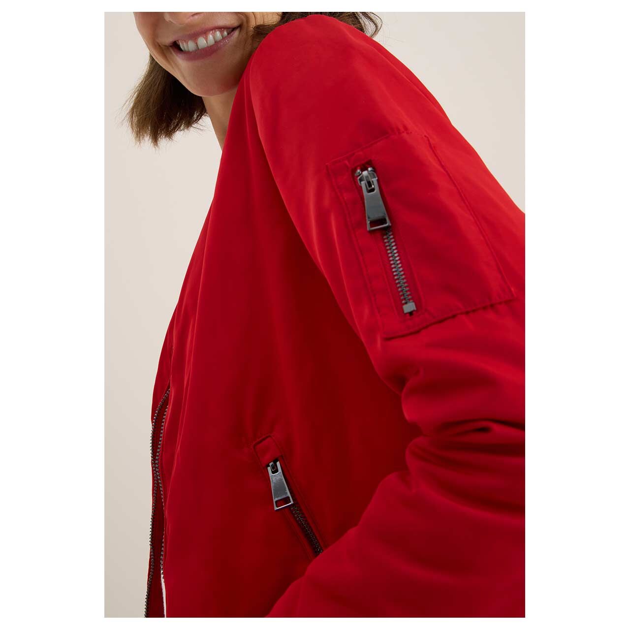 Damen Jacke Nylon Blouson von Cecil in Rot, detailansicht am Model