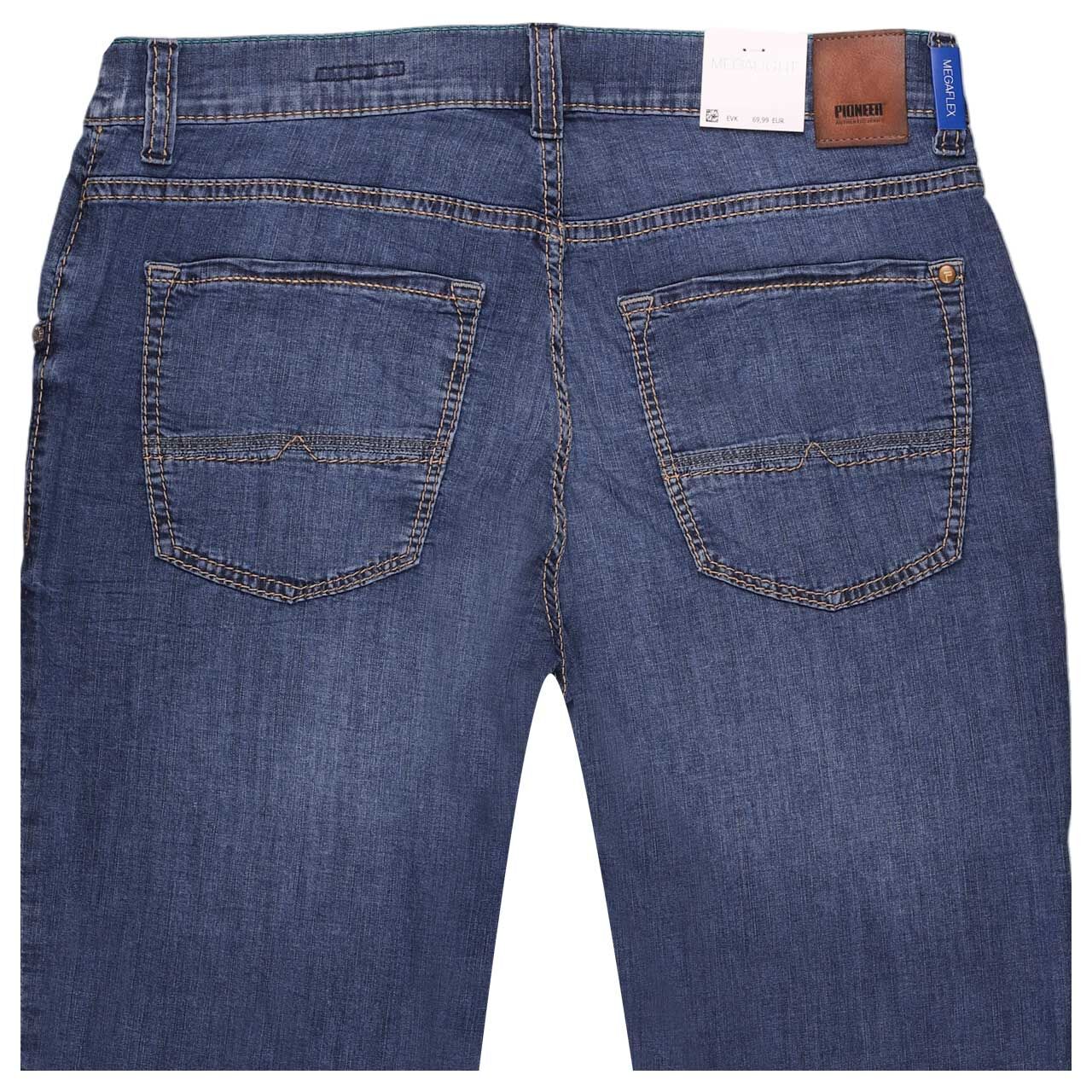 Rückansicht der Herren Jeans Rando Megalight von Pioneer in Dunkelblau angewaschen