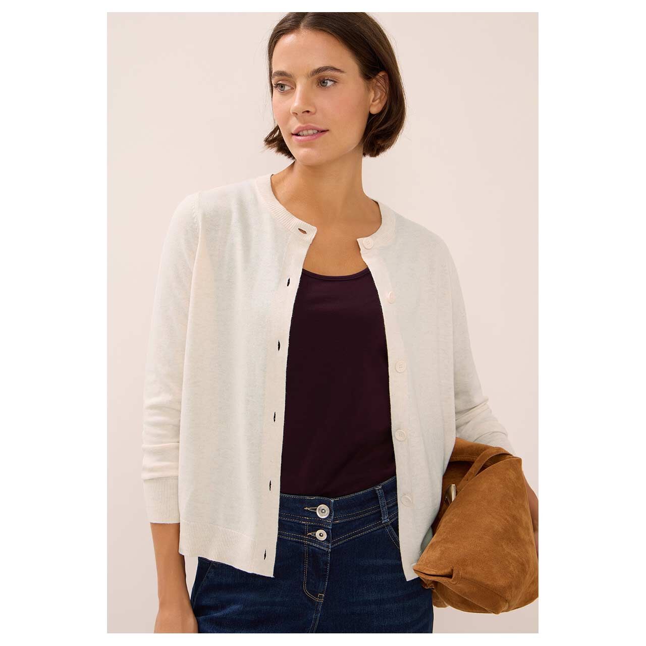 Damen Strickjacke Buttoned Cardigan von Cecil in Hellbeige, Vorderansicht am Model