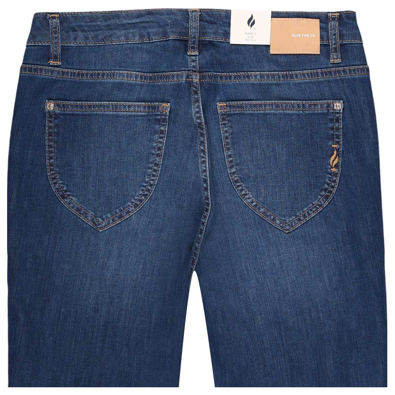 Stretch Damenjeans Nancy von Blue Fire in Blau angewaschen, detaillierte Rückansicht