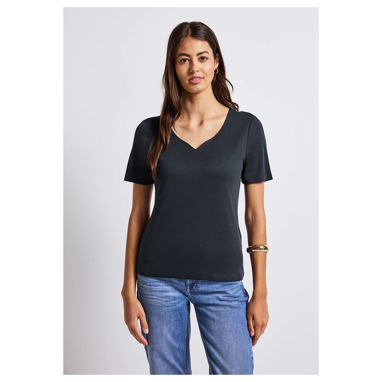 Damen T-Shirt Heart Neckline von Street One in Dunkelblau, Vorderansicht am Model