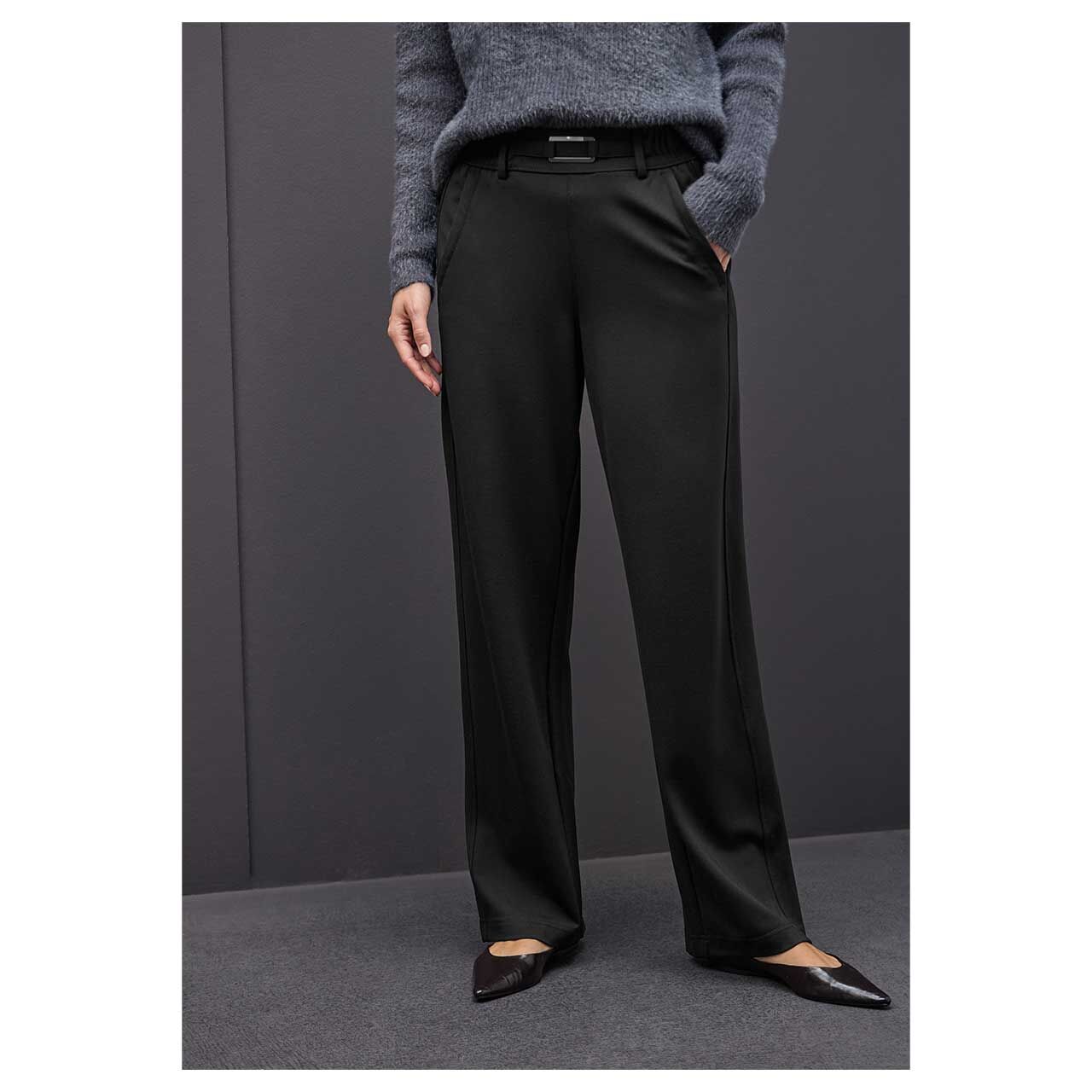 Stretch Damenhose Buckle Straight Leg von Street One in Schwarz, Vorderansicht am Model