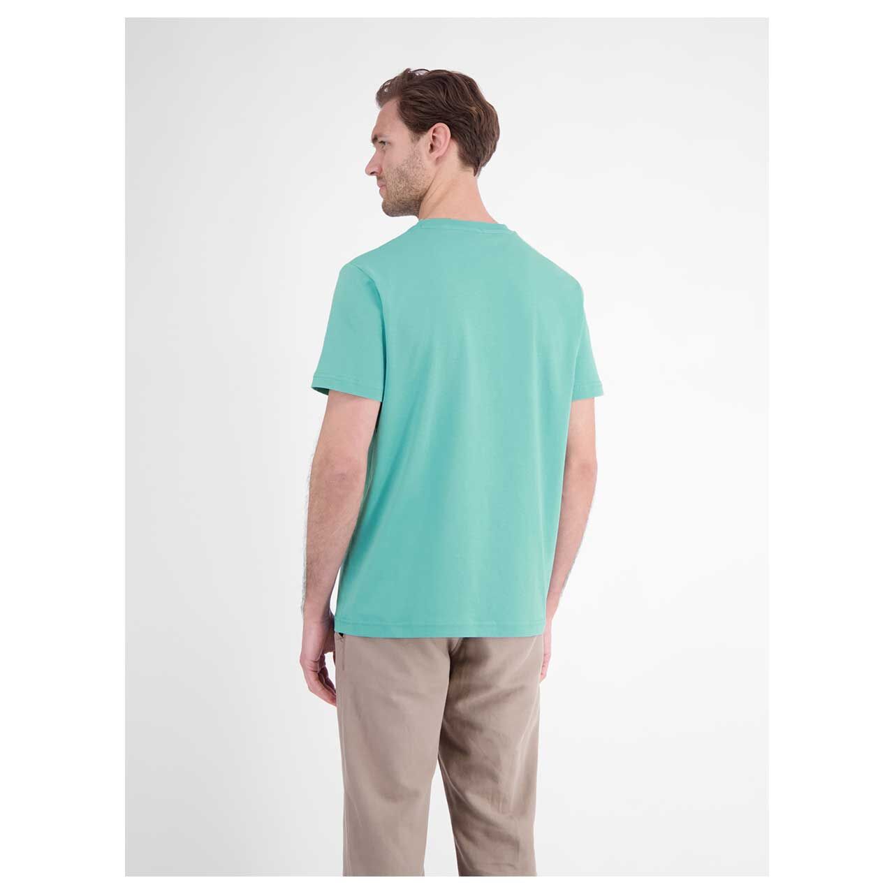 Herren T-Shirt von Lerros in Hellblau mit Print, Rückansicht am Model