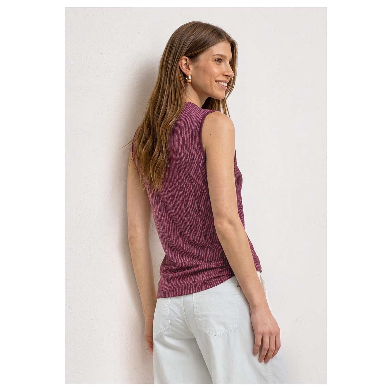 Damen Top Jersey Turtle Neck von Street One in Pink mit Print, Rückansicht am Model