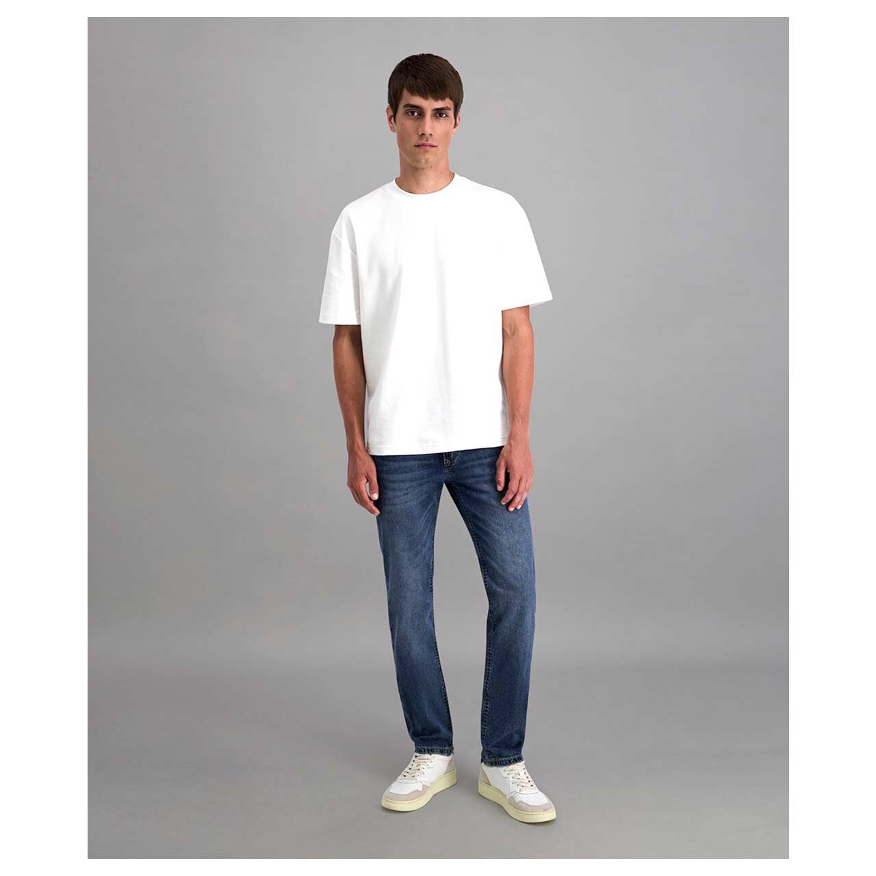 Herren Jeans Rando Megaflex von Pioneer in Dunkelblau verwaschen, Rückansicht am Model