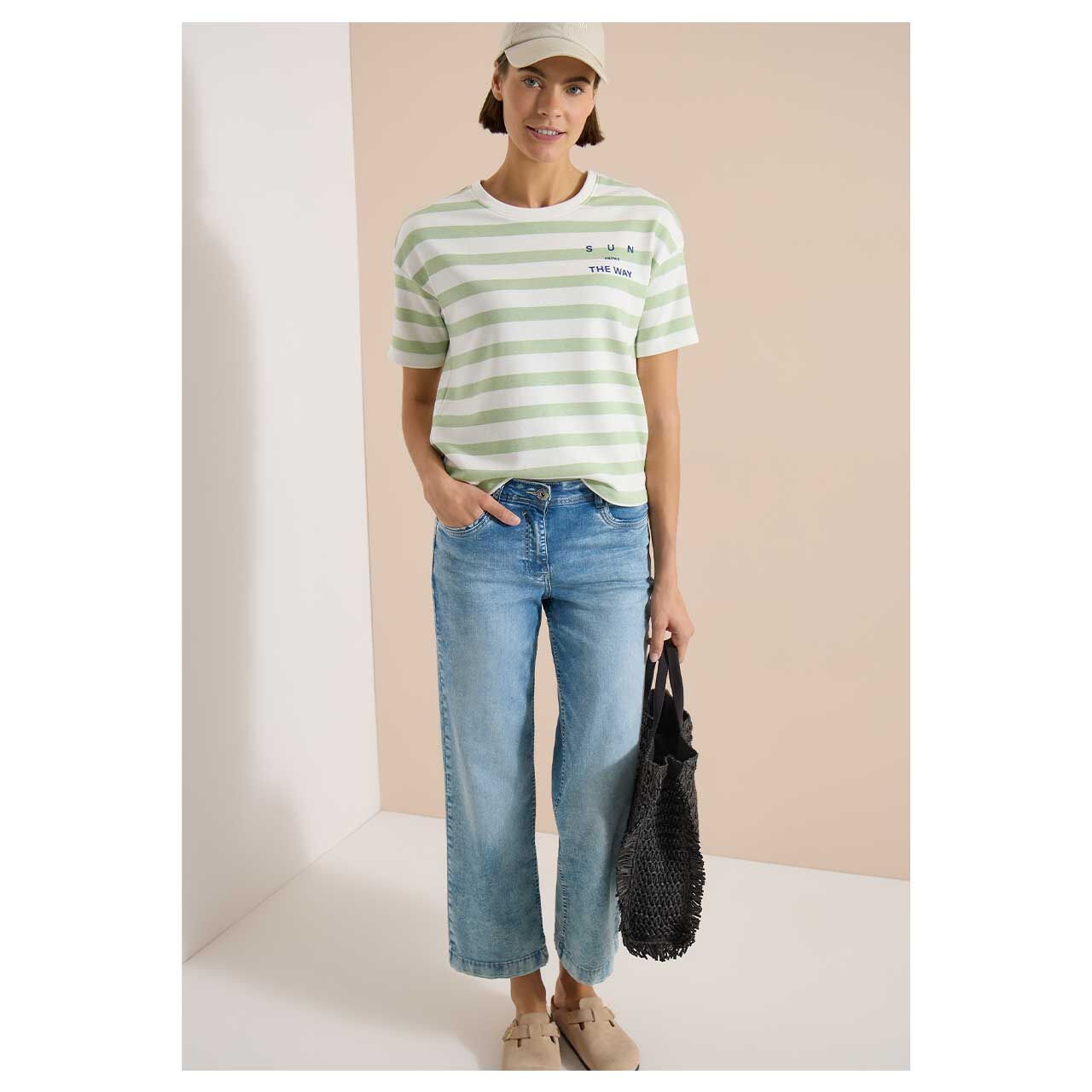 Damen T-Shirt Striped Chest Print von Cecil in Hellgrün gestreift, Ganzkörperansicht