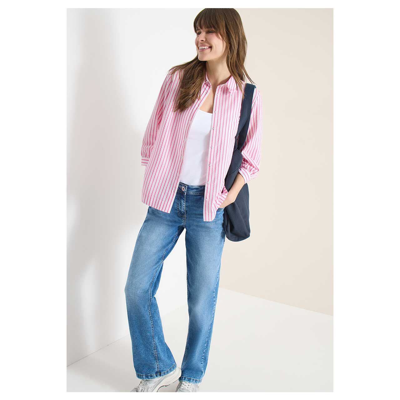 Damen 3/4 Arm Bluse Seersucker Multistripe von Cecil in Pink gestreift, Ganzkörperansicht am Model