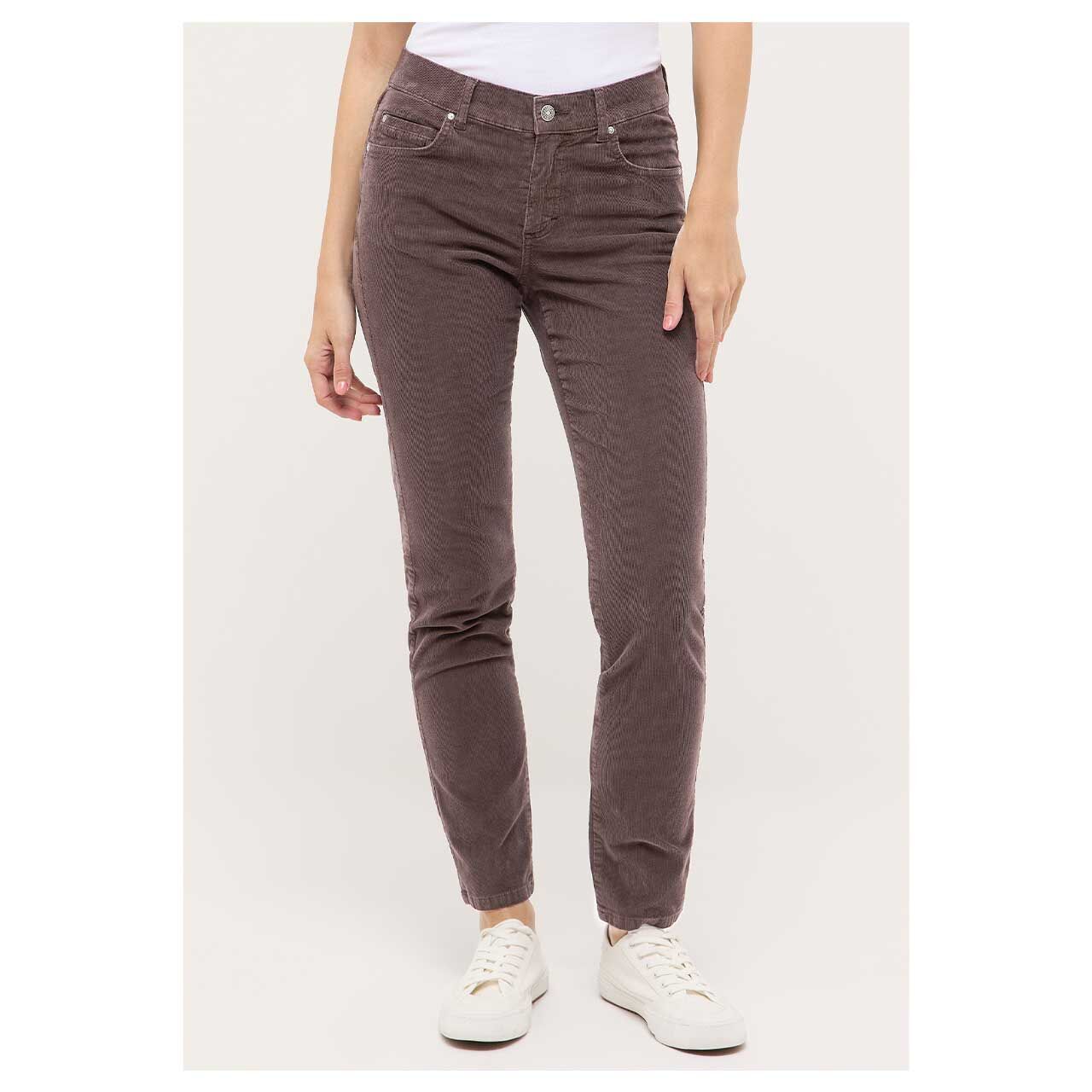 Stretch Damen Cordhose Cici von Angels in Dunkelbraun, Vorderansicht am Model