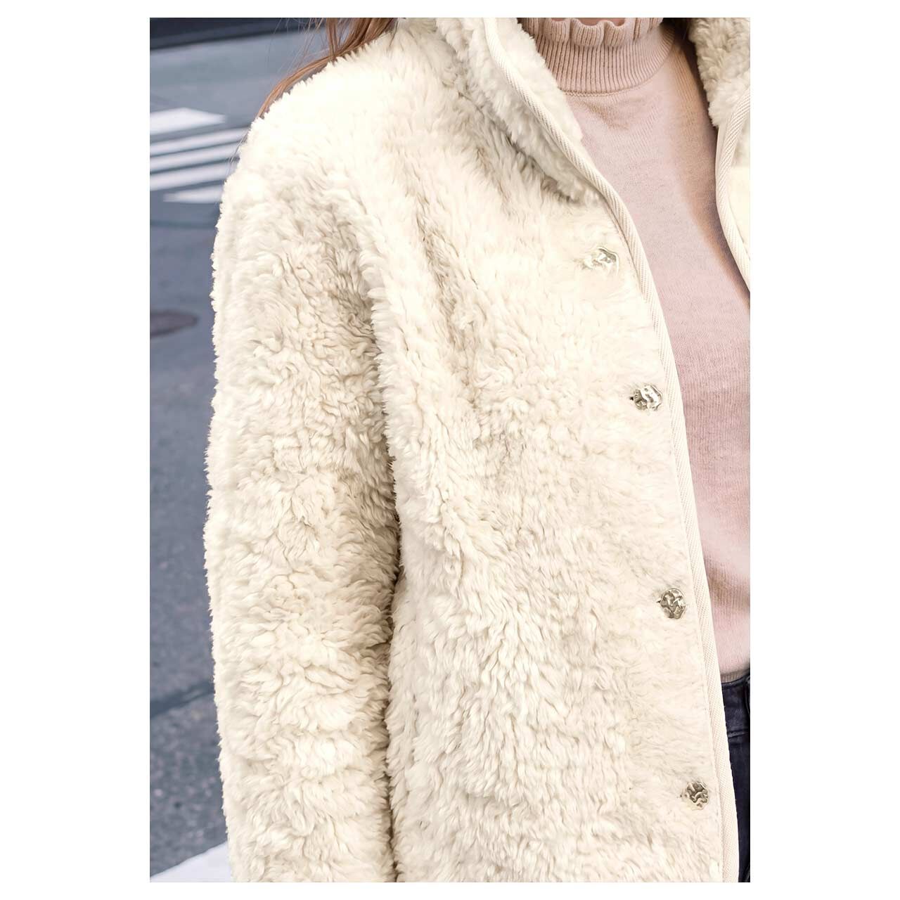 Damen Jacke Fake Fur Button von Street One Studio in Cremeweiß, Detailansicht Knopfleiste