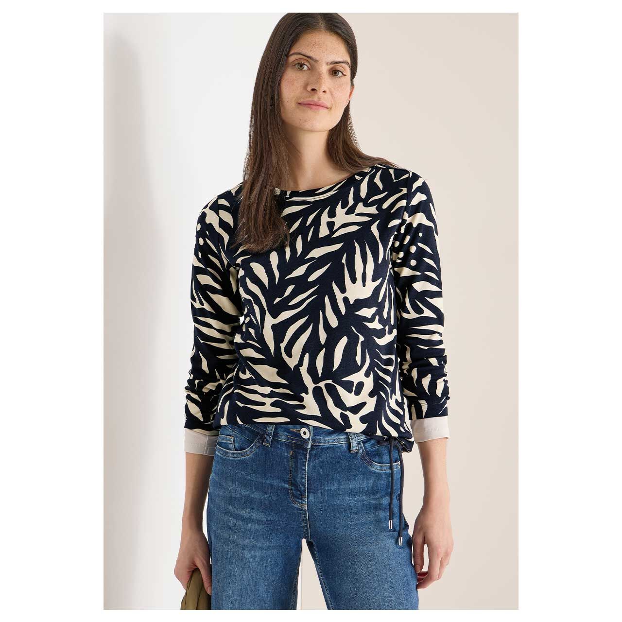 Damen Langarm Shirt Two-Tone Boatneck von Cecil in Dunkelblau mit Print, Vorderansicht am Model