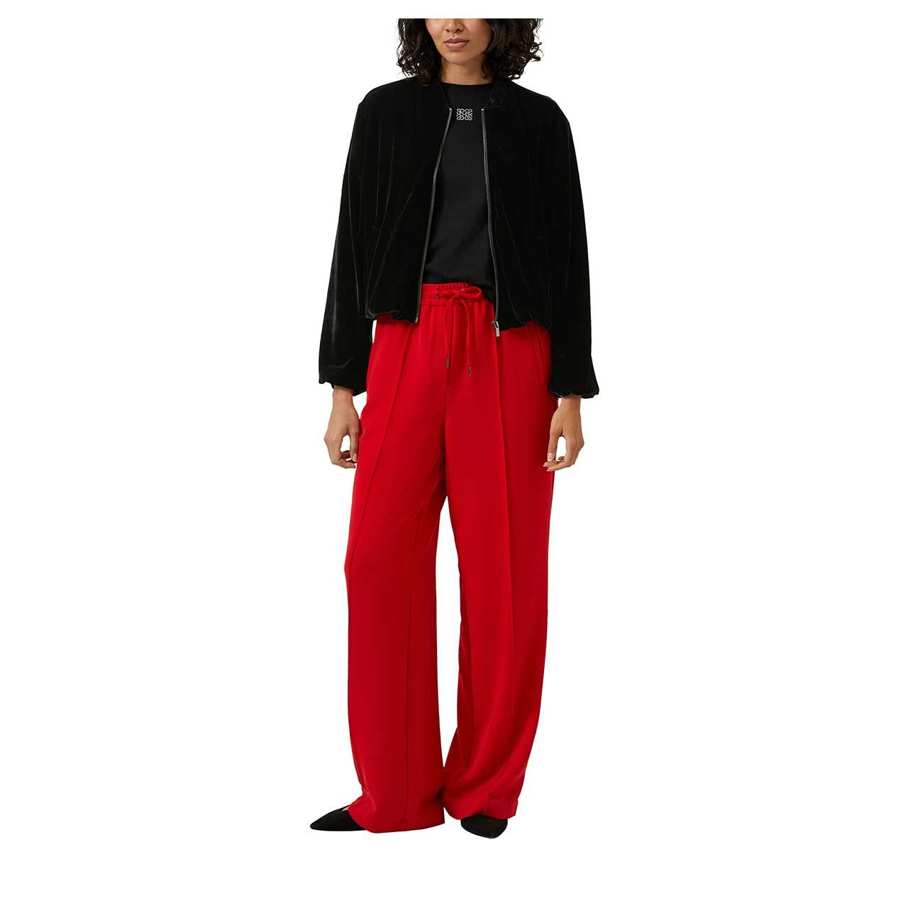 Damen Samt Sweatjacke von s.Oliver in Schwarz, Vorderansicht am Model