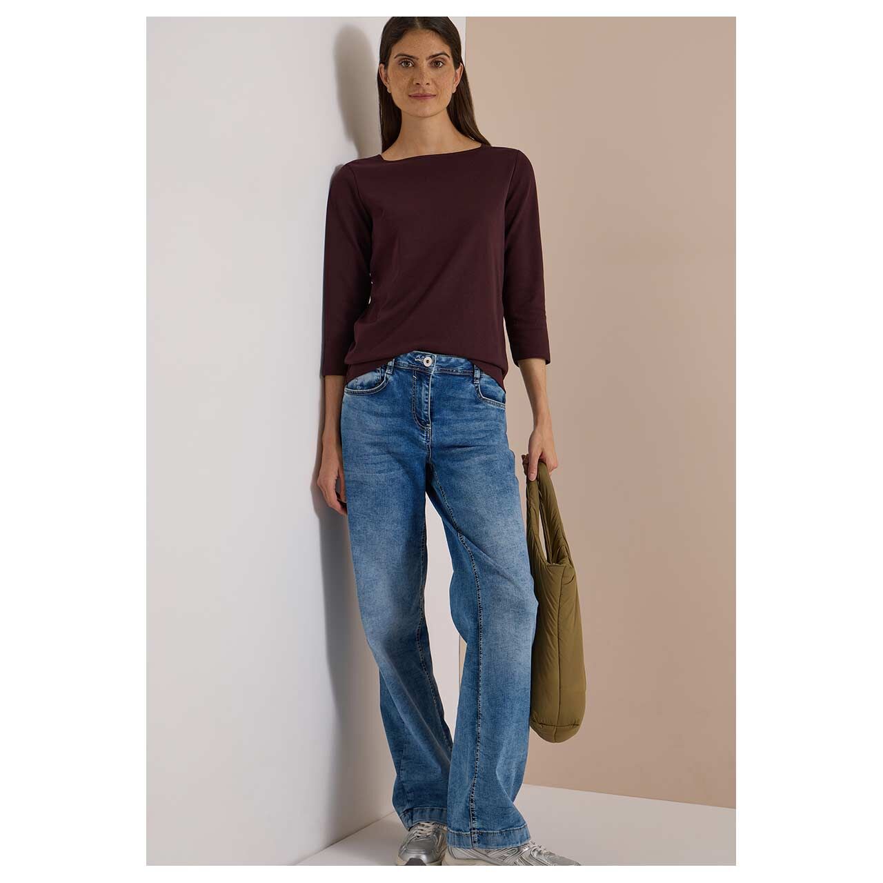 Damen 3/4 Arm Shirt Basic Boatneck von Cecil in Lila, Ganzkörperansicht am Model