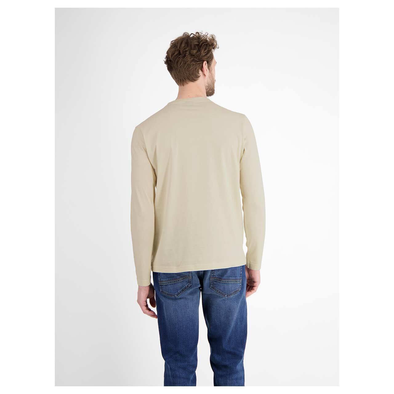 Herren Langarm Shirt Henley von Lerros in Beige meliert, Rückansicht am Model